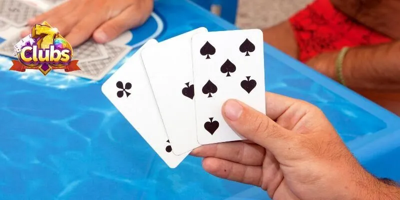 Người chơi cần phân chia các tay bài trong mậu binh online thành 3 phần